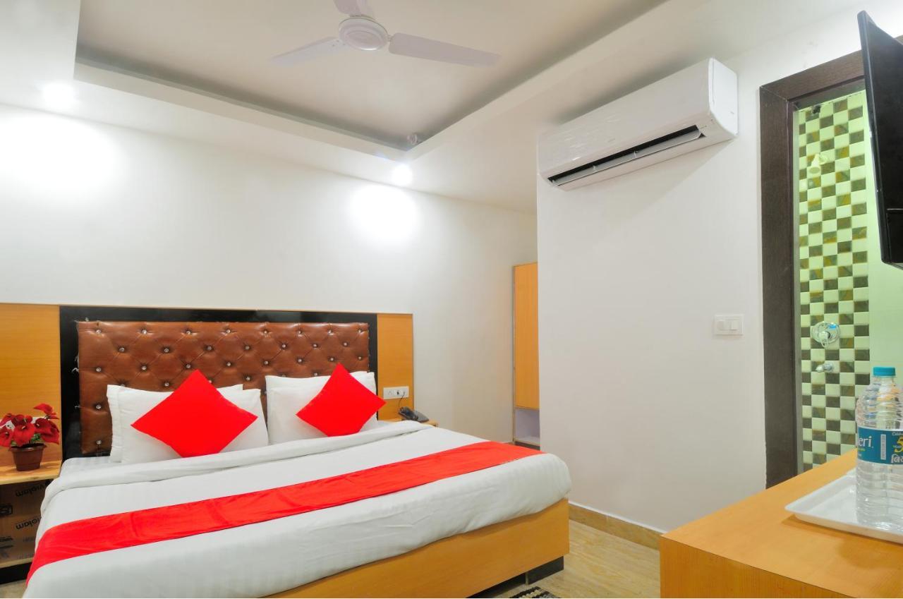 Hotel Noida Delight 외부 사진