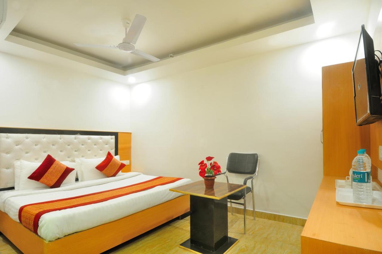 Hotel Noida Delight 외부 사진