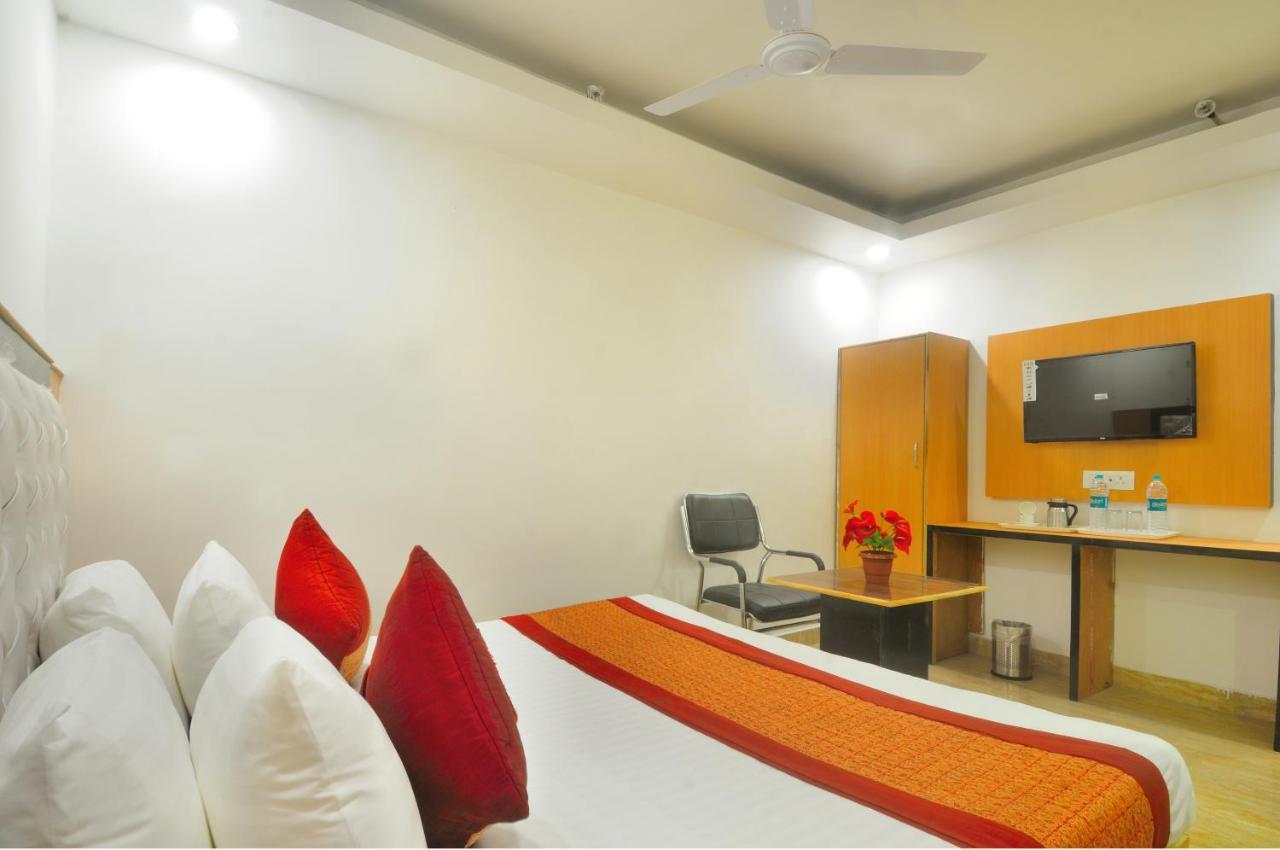 Hotel Noida Delight 외부 사진