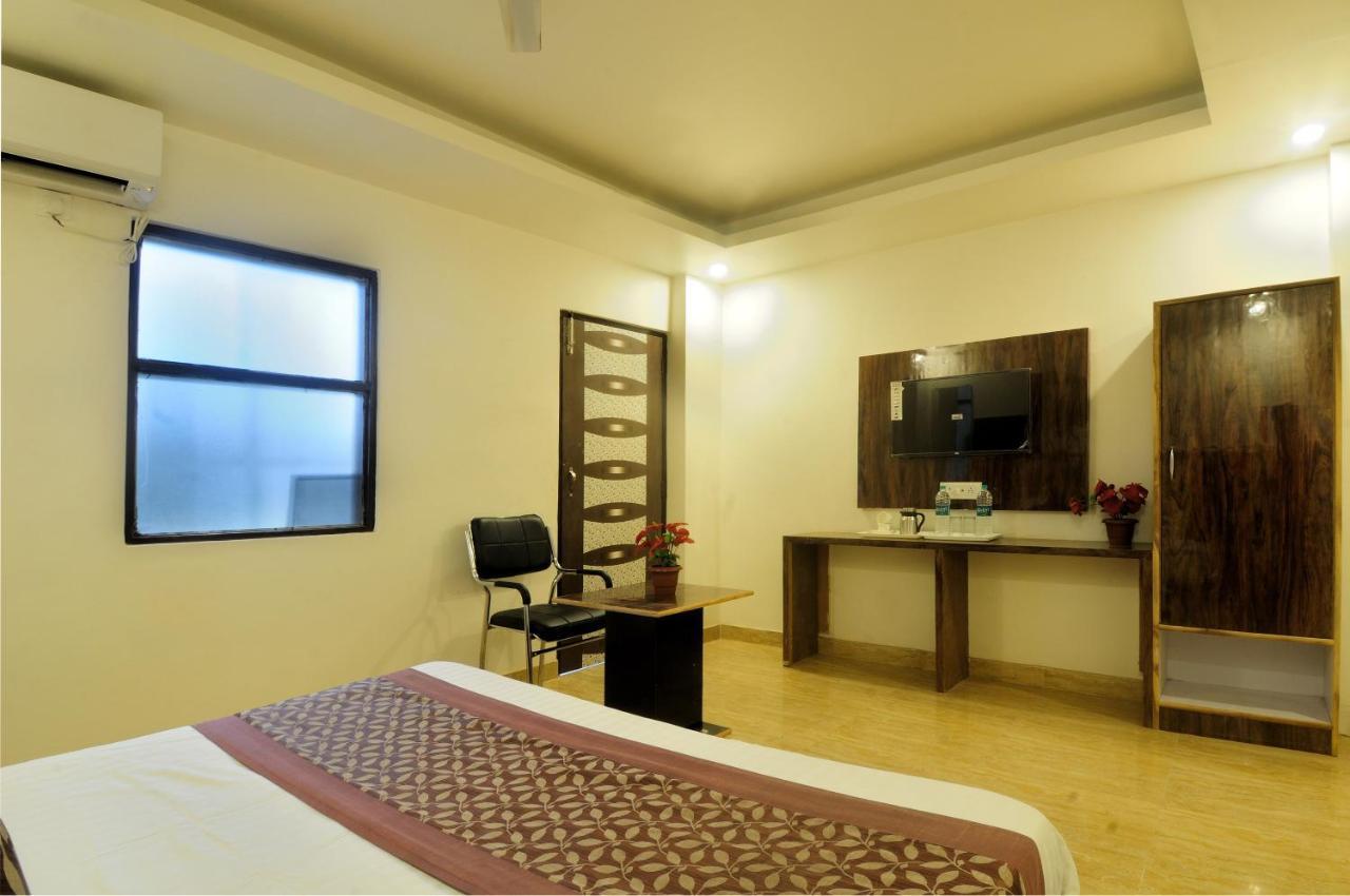 Hotel Noida Delight 외부 사진
